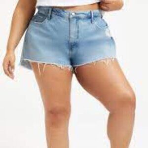 𝅺***NWT*** GOOD AMERICAN Good '90s Denim Shorts
